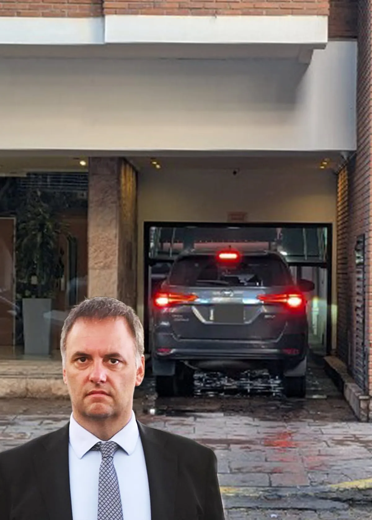 Adorni mantiene la custodia, se mueve en auto oficial y prepara la justificación de su patrimonio