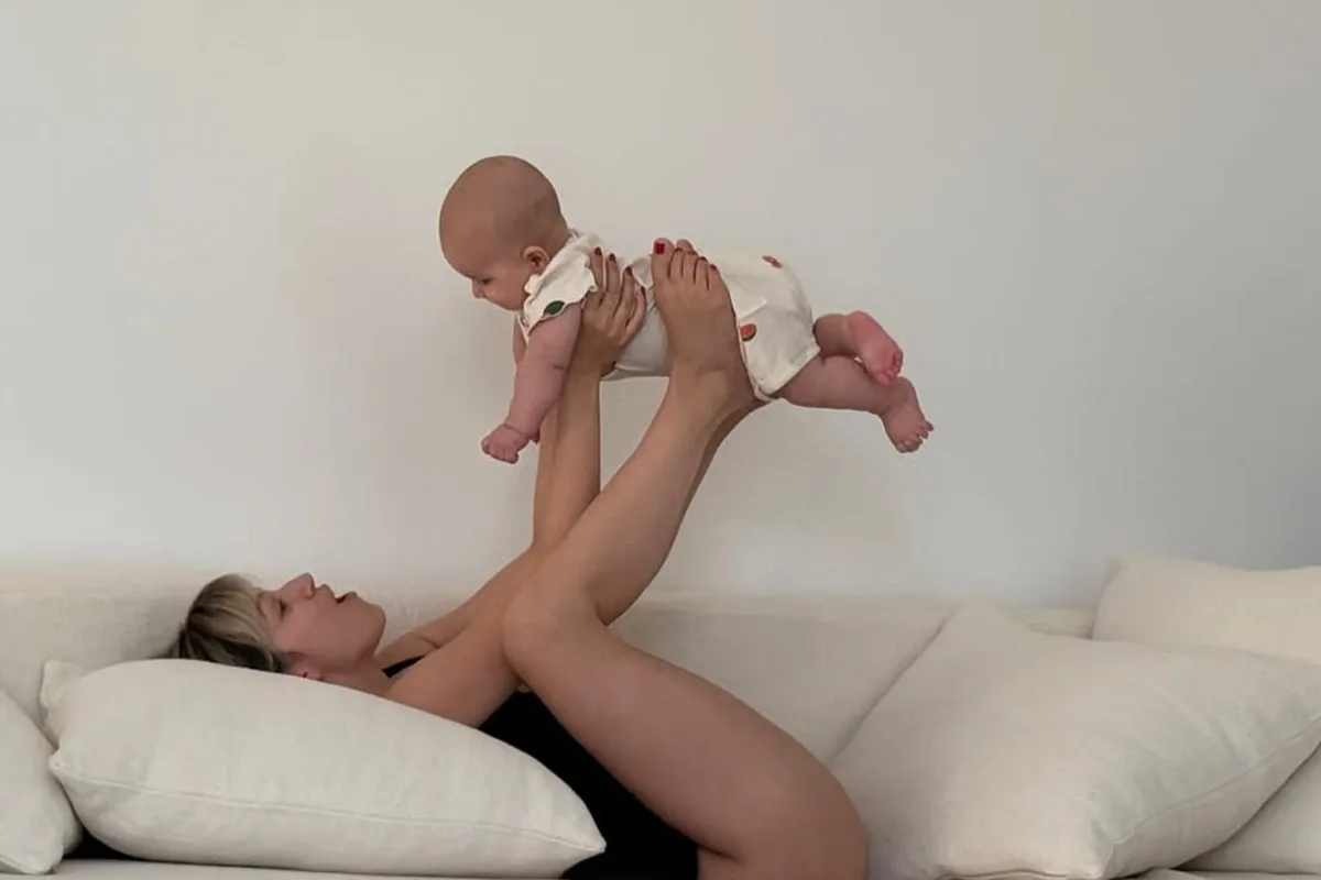 “Full time Papis”: Úrsula Corberó compartió la intimidad de sus días con el Chino Darín y su hijo Dante