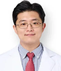 [톡톡 30초 건강학]‘새가슴’ 우리 아이…10대 초중반 치료 적기 놓치지 마세요