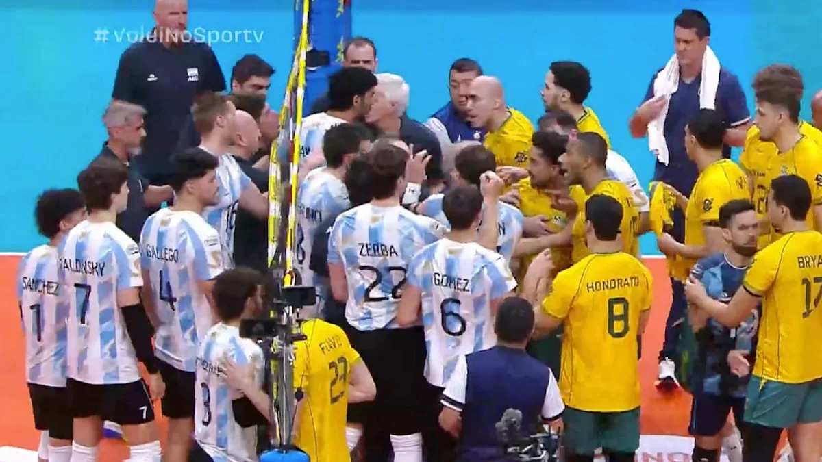 Hass, der nicht existieren sollte - Eskalation nach Volleyball-Länderspiel!
