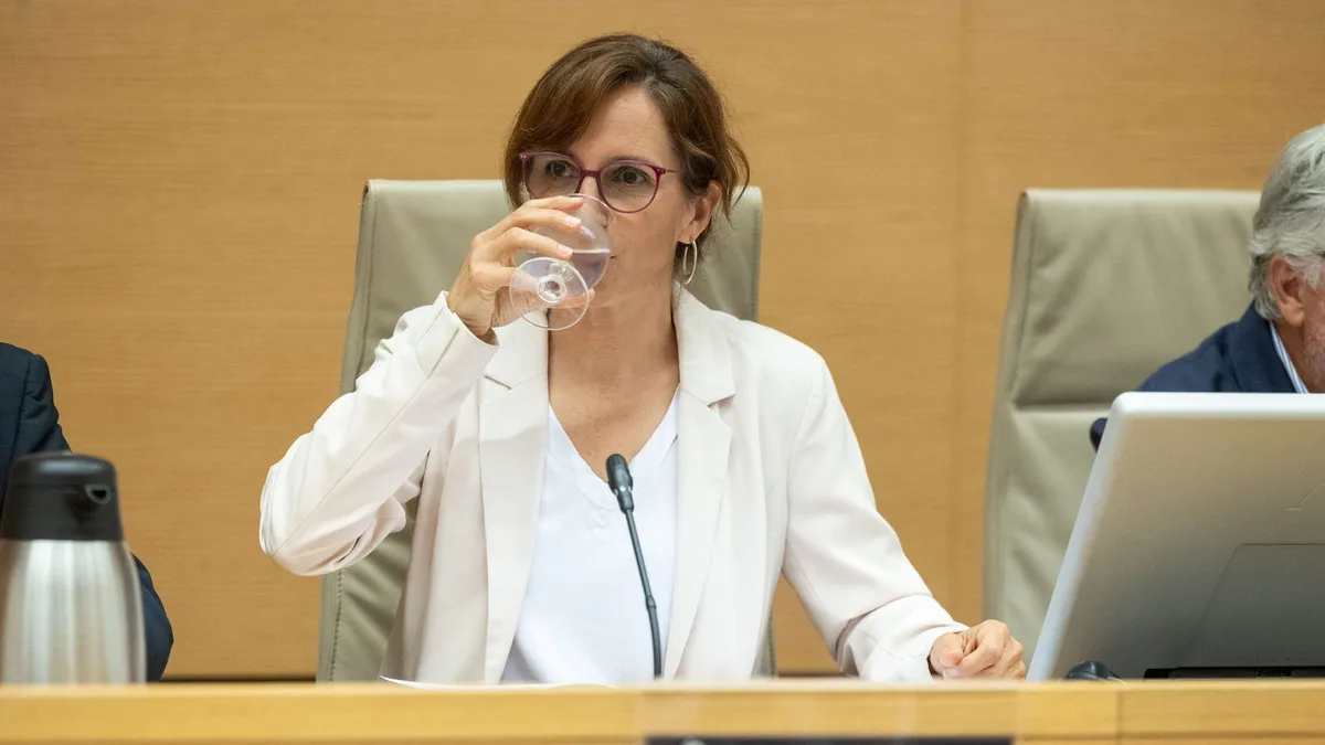 Mónica García niega de nuevo el colapso sanitario en Ceuta y acusa a Feijóo de alimentar un "prejuicio xenófobo"