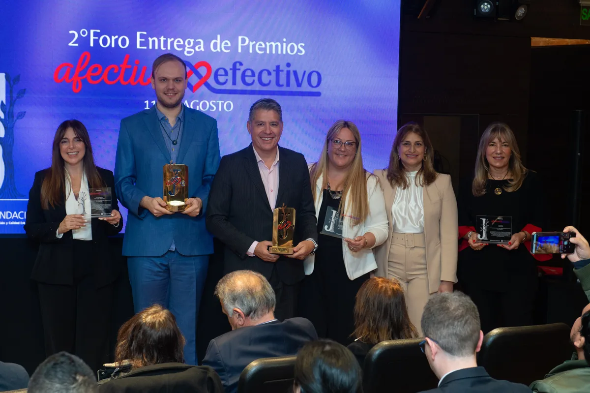 Guillermo Lobo y el Colectivo Saludable Sustentable fueron reconocidos en los Premios Afectivo-Efectivo 2026