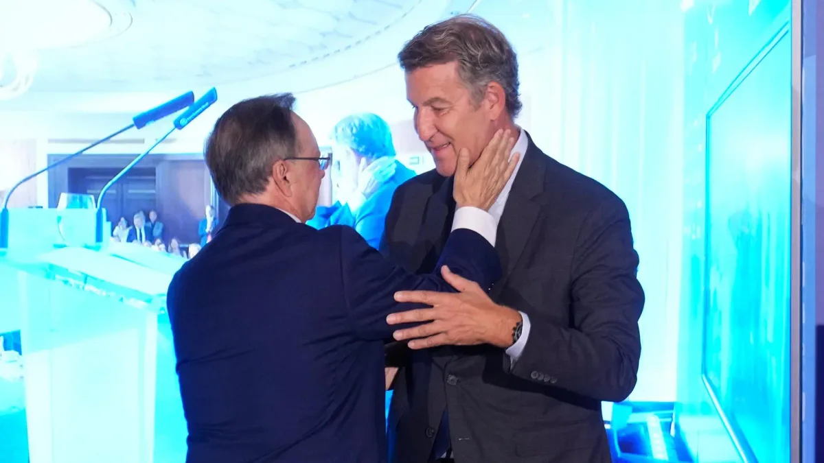 Feijóo apunta a un plan en Ceuta que empezaba "por una invasión" y terminaba "con algún tipo de cesión" a Marruecos