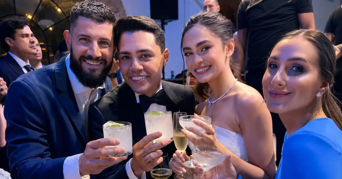 Casamento de Felipe Araújo tem bar de drinques de restaurante do ES com direito a receita especial da noiva