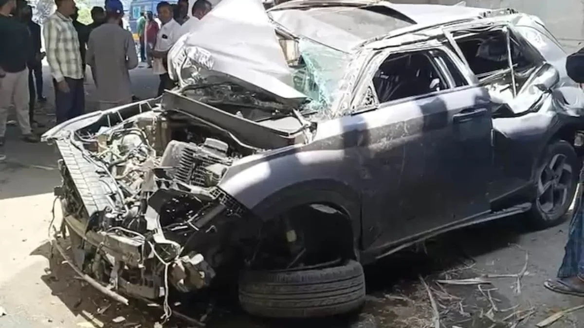 Speeding Car Hits Divider, Falls Off Bengaluru-Mysuru Flyover, Woman Thrown Out Of Window