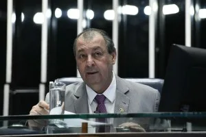 Fim da 6×1: Aziz apresenta relatório com texto da Câmara para acelerar tramitação