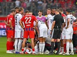 Sorgen um Bayern-Star: Jamal Musiala bricht wieder nach wenigen Minuten zusammen