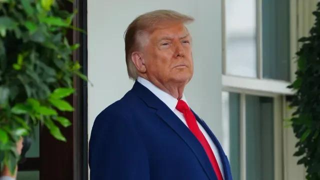 Trump diz que não tem pressa nem prazo para regressar ao diálogo com Irão