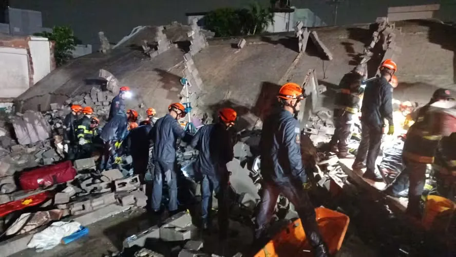 Desabamento na zona leste de SP deixa seis mortos; bombeiros encerram buscas
