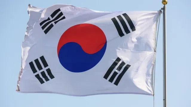 Navio sul-coreano segue para a Europa pela rota marítima do Ártico