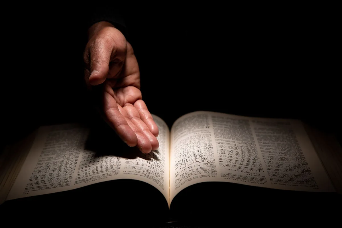 Jésus face aux démons : reconnaître le doigt de Dieu. Commentaire de l’Évangile du vendredi 9 octobre