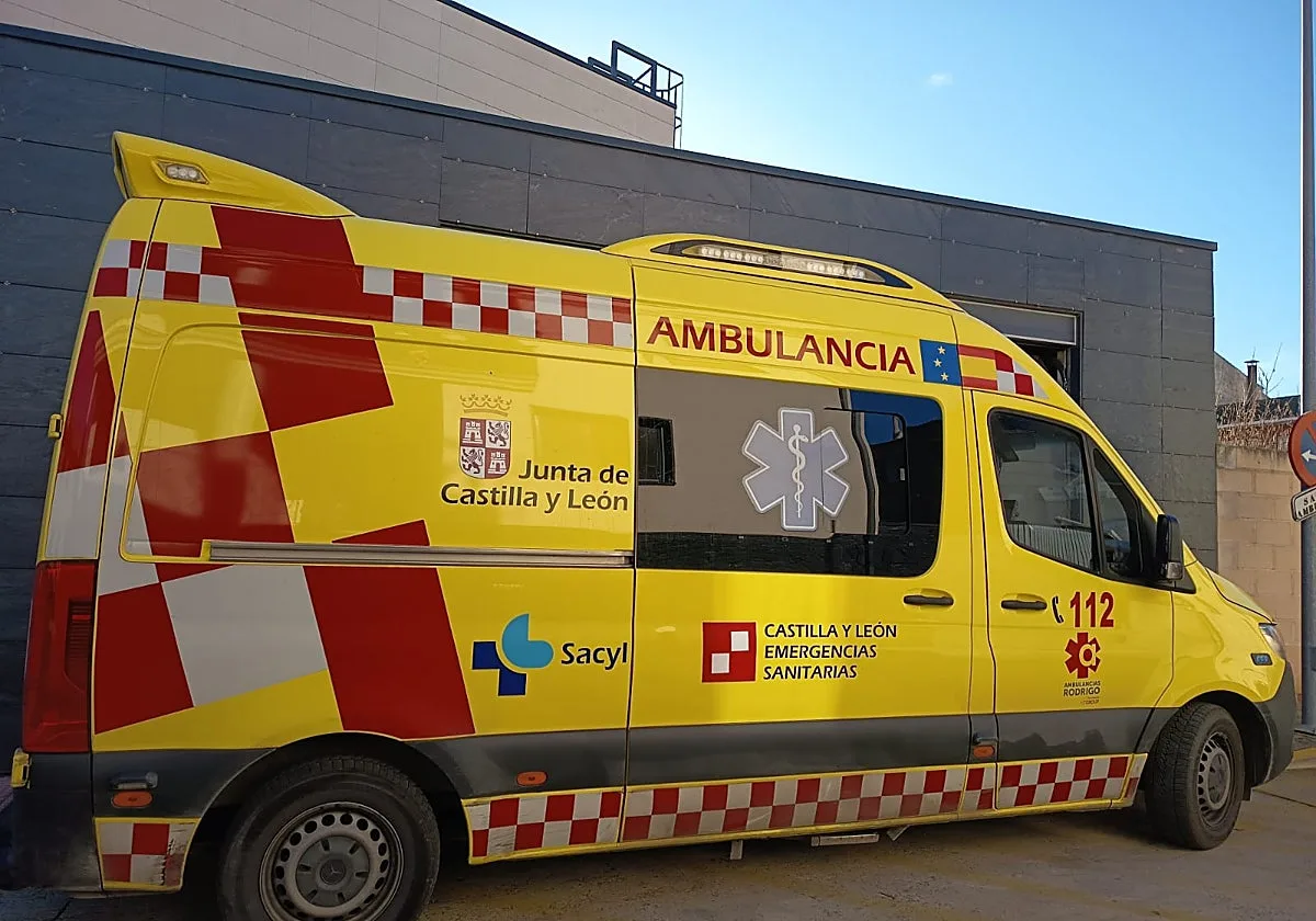 Dos heridos al empotrarse un coche contra una terraza en la provincia de León