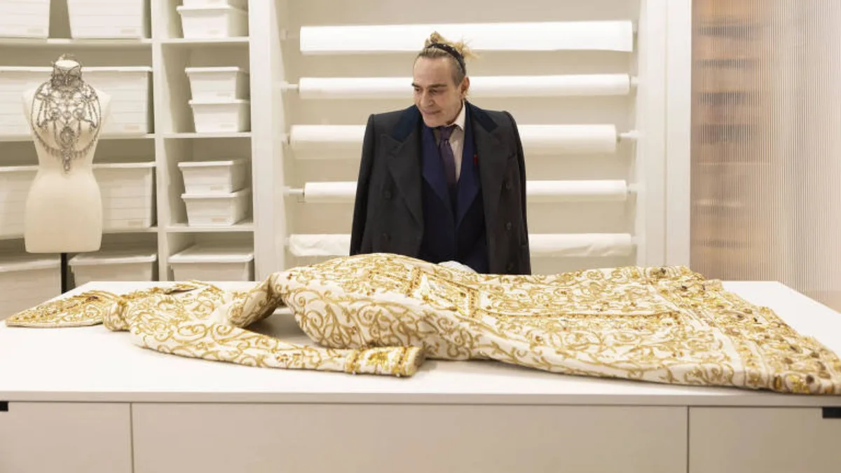 Museu Met e John Galliano desistem de mostra após polêmica por antissemitismo