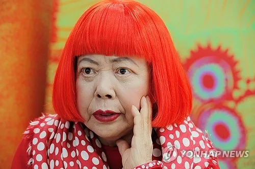 강박과 환영을 '무한'의 예술로 승화했던 구사마 야요이