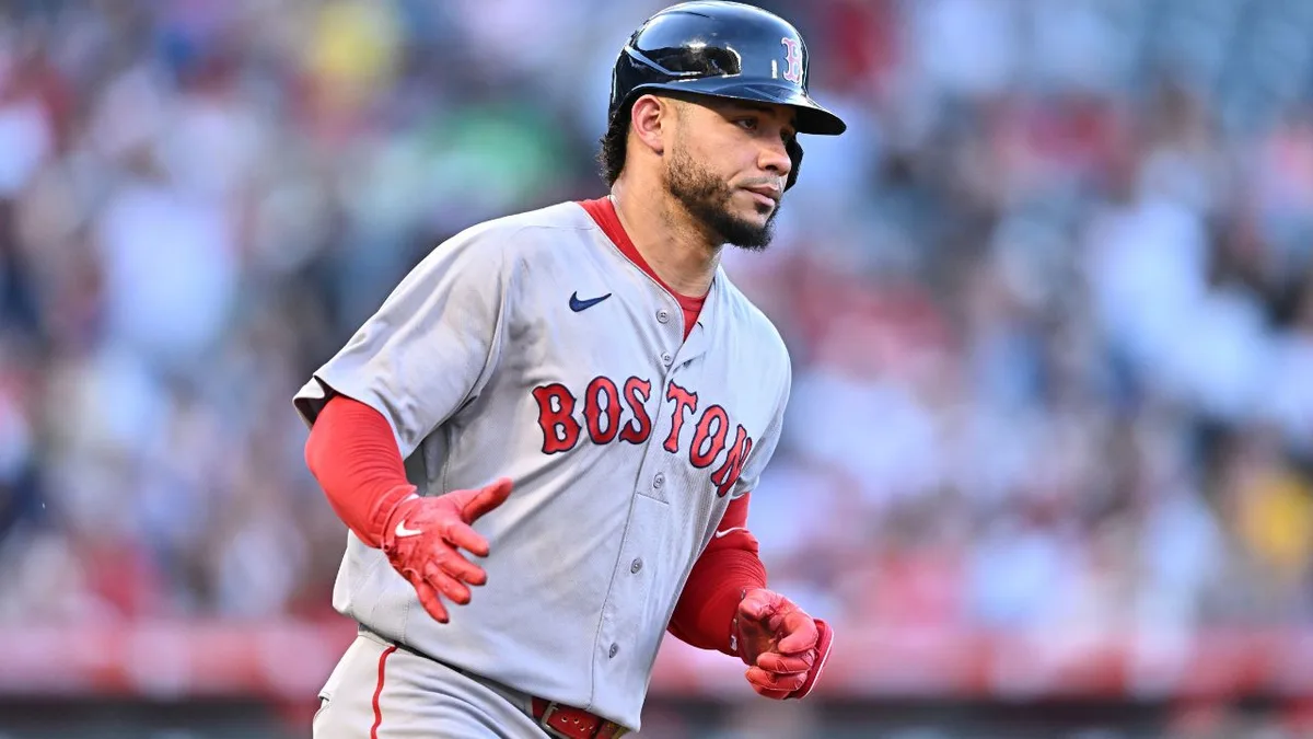 Red Sox place slugger Willson Contreras on IL with strained left hamstring