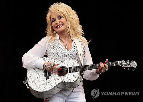 美 '컨트리음악 여왕' 돌리 파튼 별세…美전역 1주일 조기게양(종합)
