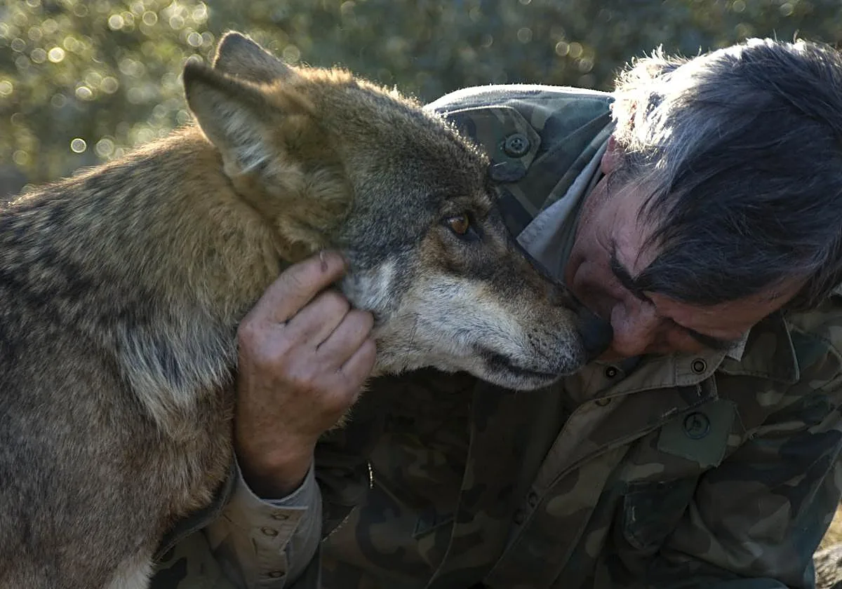 La estremecedora vida del 'niño lobo' cordobés: «Yo cazaba. Golpeaba a ciervos y llamaba a la manada»
