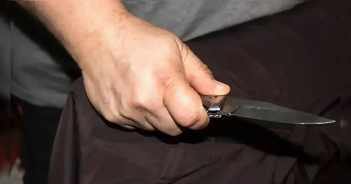 Homem tenta invadir igreja armado com faca para agredir esposa no Paraná e acaba preso