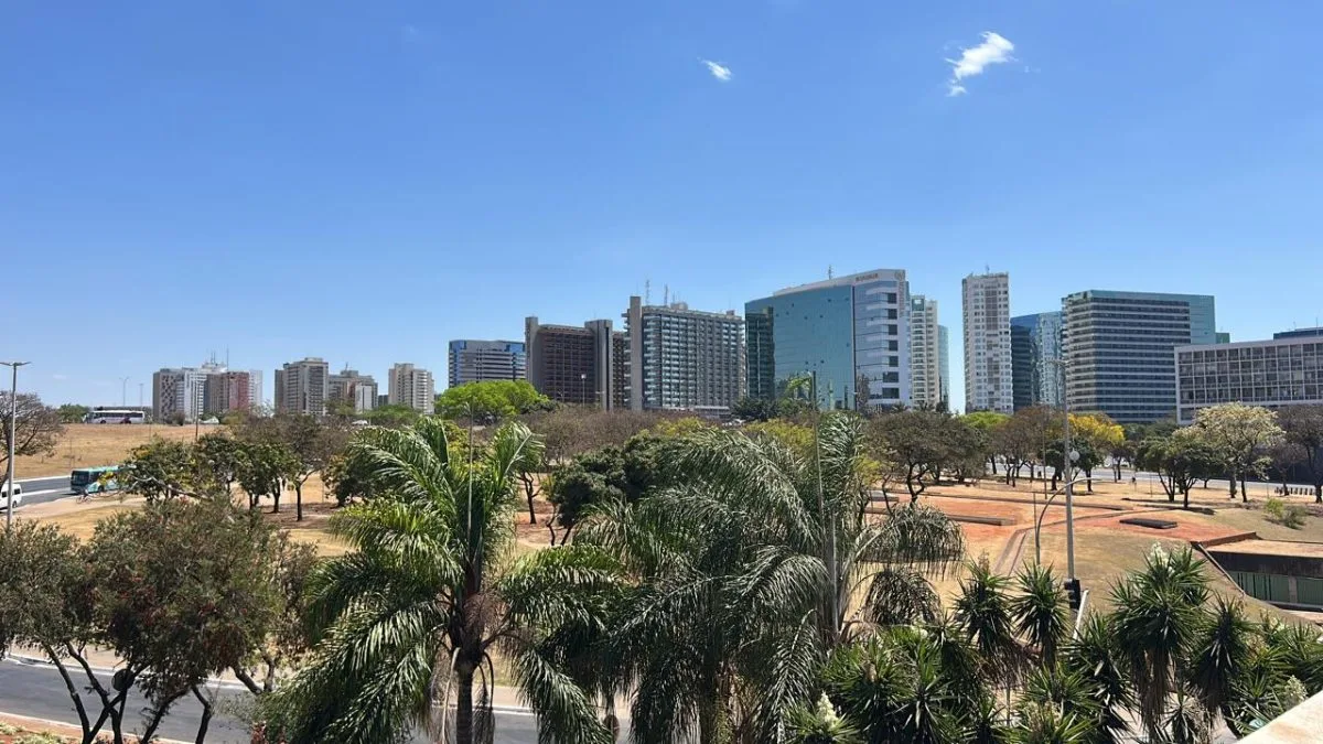 A guerra pelo cofre de Brasília: Como o Fundo Constitucional do DF virou alvo de ‘inveja’ política e financia cerco à população de rua