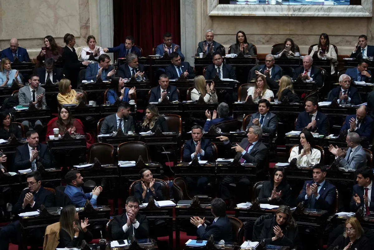 Javier Milei sigue la sesión en Diputados desde Olivos: el optimismo del Gobierno y una “alerta” que encendió la oposición