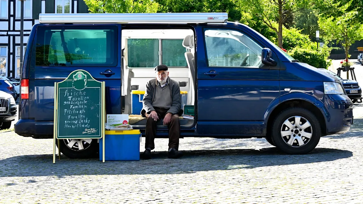 Händler verdienen kaum Geld - Deutschlands traurigster Wochenmarkt