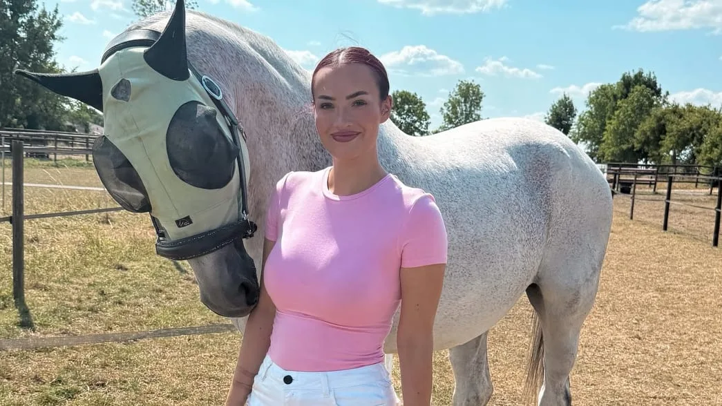 Mit Heli in Klinik geflogen - Schwerer Reitunfall bei Reality-Star Paulina