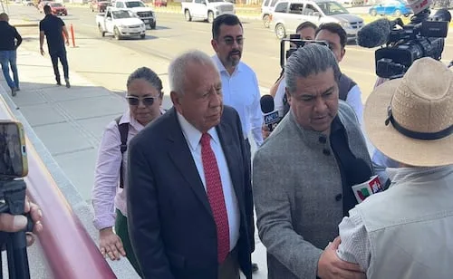 Francisco Garduño comparece ante juez por incendio migratorio en Ciudad Juárez; víctimas exigen que no retiren los cargos