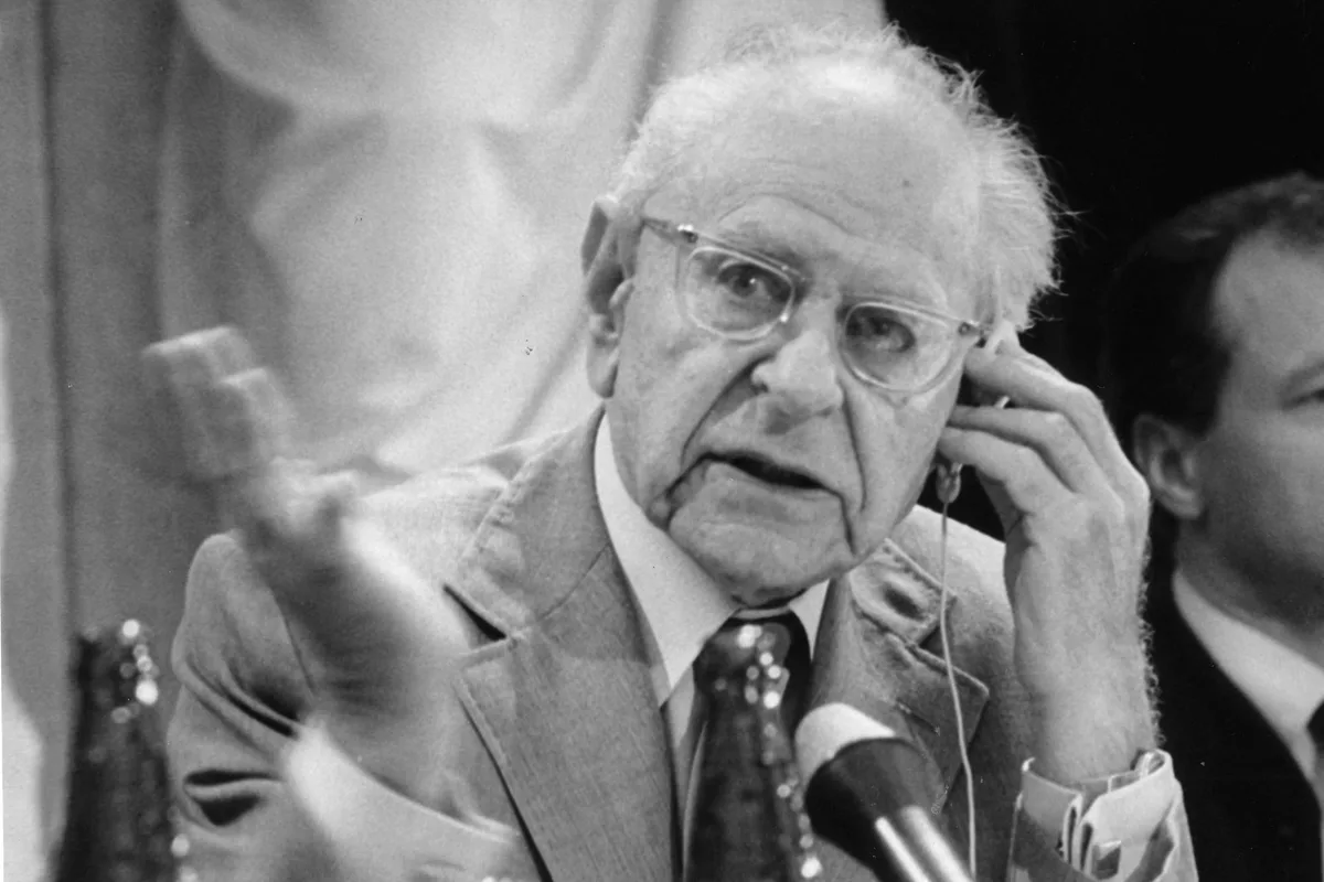 Karl Popper, en 1986 : « Les marxistes avaient l’idée que plus la situation allait mal, plus leur cause avançait »