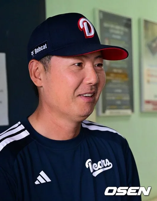 [사진]김원형 감독, 미소 머금고