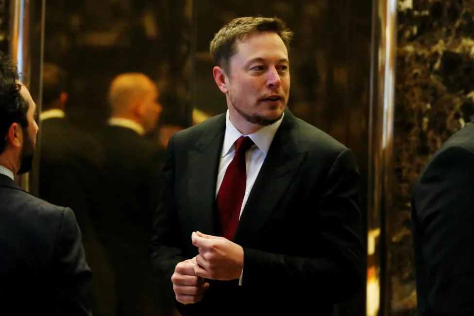 Musk e Altman também a favor de abrandar desenvolvimento de inteligência artificial
