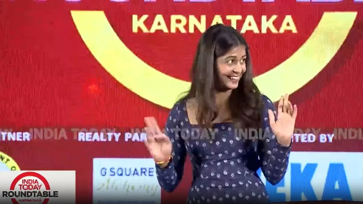 Shreyanka Patil steals the show with her dance moves to a popular Bollywood song