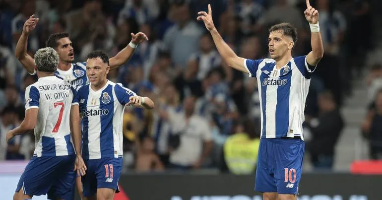 Gabri Veiga eleito melhor jogador do mês de agosto