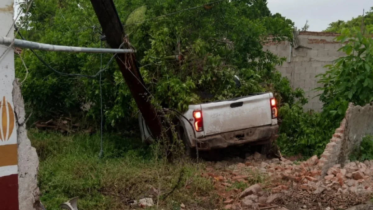 Enfrentamientos con explosivos y armas mantienen en alerta a habitantes de La Cofradía, Mazatlán