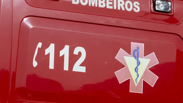 Menina de 9 anos ferida em queda de 2.º andar nas Caldas da Rainha