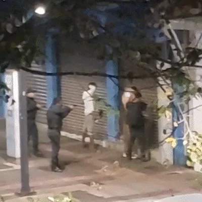 Agressão policial e sucuri gigante são destaques da semana