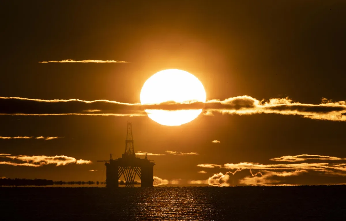 El petróleo Brent subió a 89,70 dólares y cortó tres jornadas de pérdidas