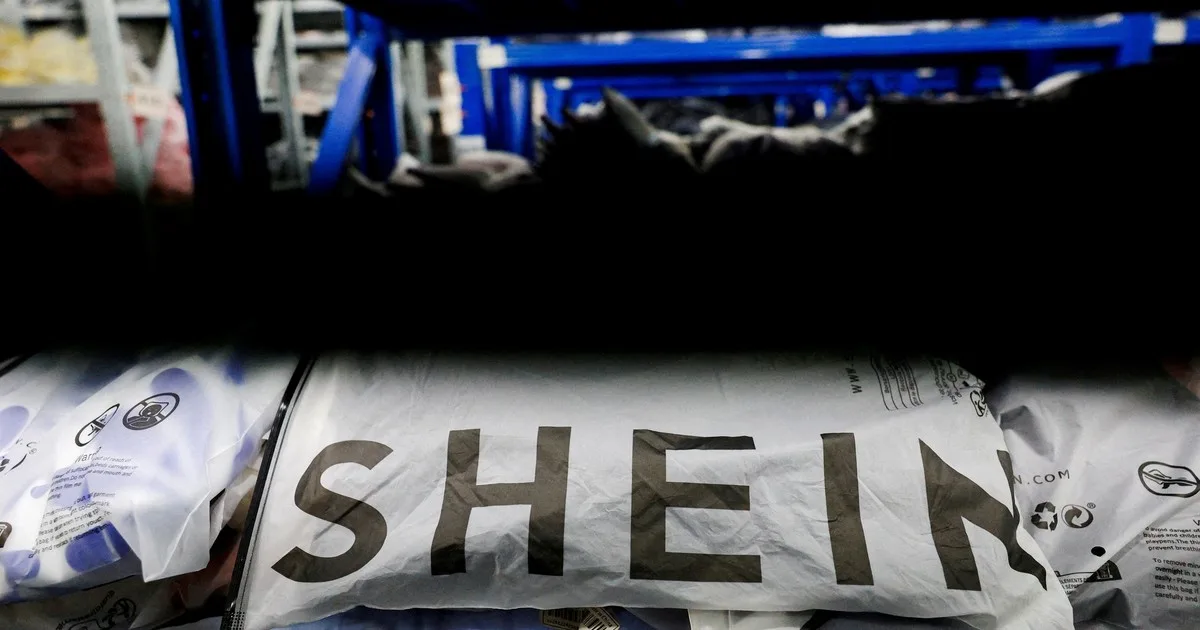 Las compras en Amazon, Shein y Temu ya casi equiparan a todo el volumen de envíos de 2025 y complican a la industria textil local