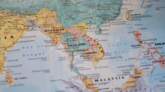 Ataque aéreo contra mosteiro budista em Myanmar faz pelo menos 14 mortos