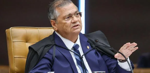 Daniela Lima: Blogueiro recebeu dinheiro para seguir Dino no MA, apura PF