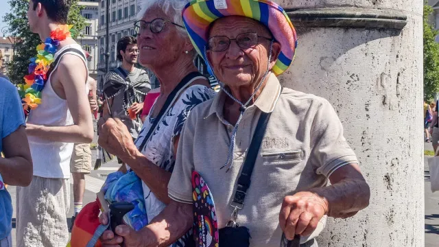 Barcelona cria residências LGBTI+ para que idosos não vivam no armário