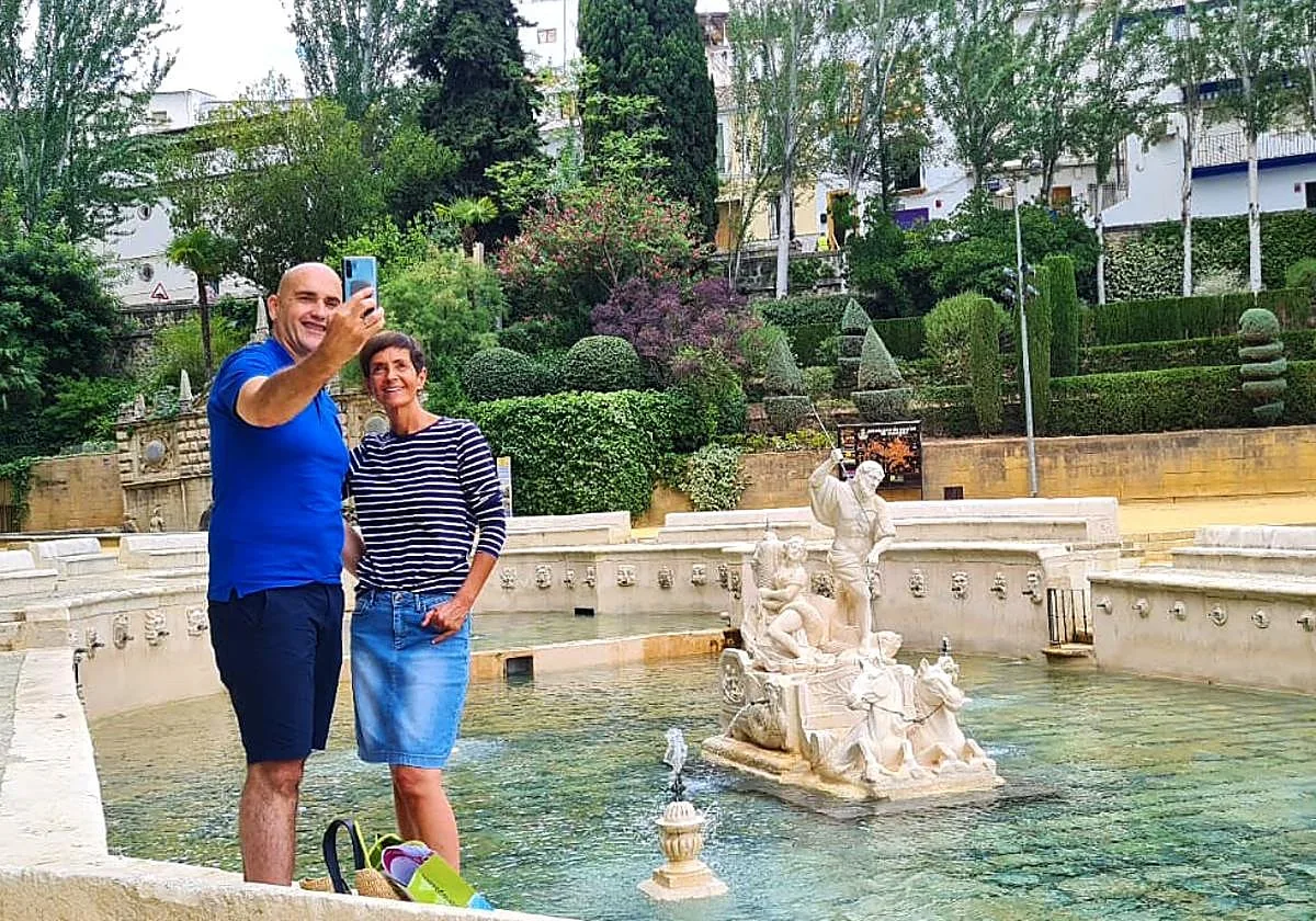 Las casas rurales saldan 2025 con un alza de turistas del 5% pero sus pernoctaciones se estancan