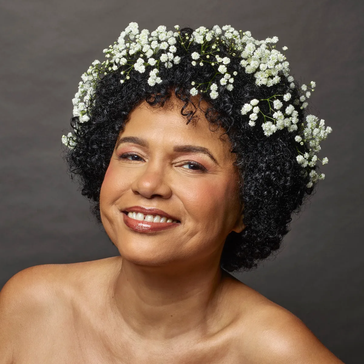 Teresa Cristina marca posição no bloco de sambas do primeiro álbum autoral da discografia, 'Tudo que eu tenho'