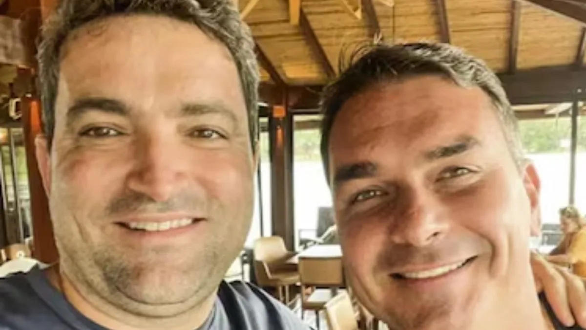 Willer Tomaz, amigo que viajou de jatinho com Flávio Bolsonaro, foi alvo de busca e apreensão da PF no âmbito das fraudes do INSS