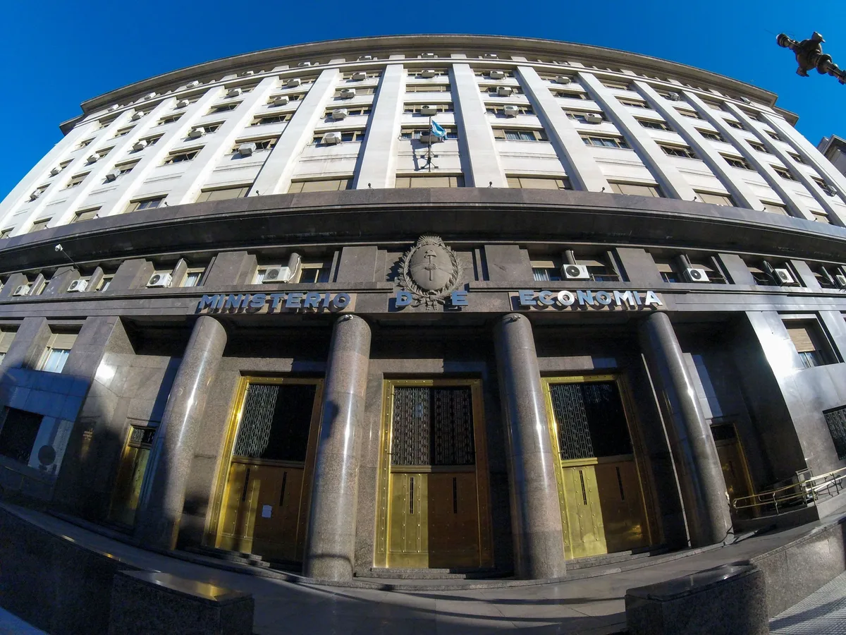 Deuda: la estrategia del Gobierno para 2027, ¿hay salida al mercado?