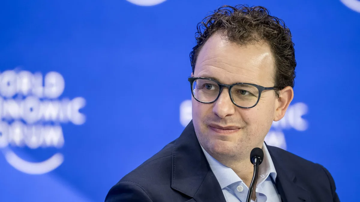 Business-Ticker: Chef von Anthropic für verlangsamte Entwicklung der KI