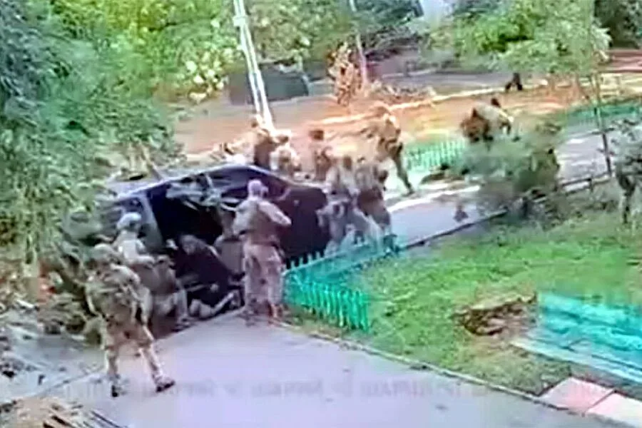 Duas agências ucranianas de espiões desataram aos tiros uma contra a outra. “Vergonhoso”