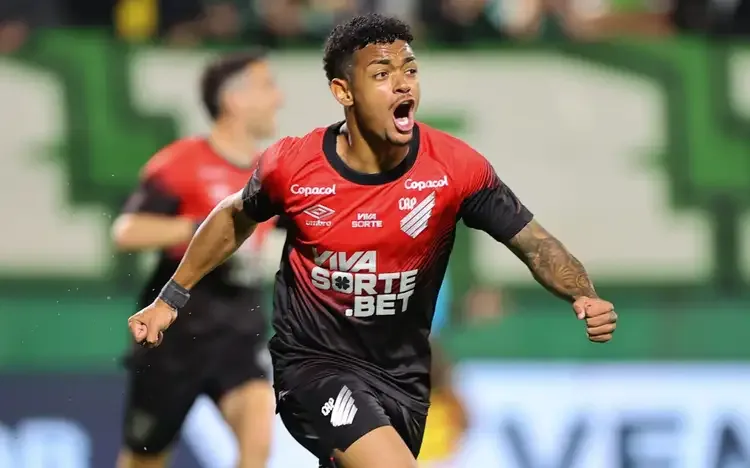 Quem é o jogador do Athletico-PR condenado a 13 anos de prisão por estupro
