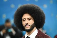Colin Kaepernick Says His Mom Told Him to Date Taylor Swift, Thought They ‘Would Be Perfect Together’