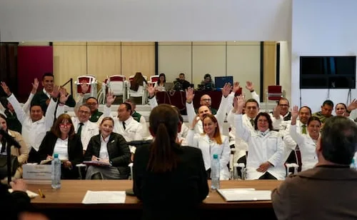 Desde el Ecatepec, Sheinbaum anuncia contratación de más personal médico y compra de equipo; supervisa IMSS-Bienestar