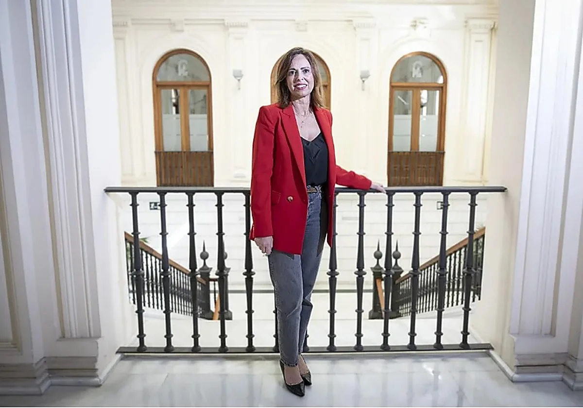 La consejera de Vivienda, al Gobierno: «Hacen falta menos imposiciones, menos anuncios y más gestión»